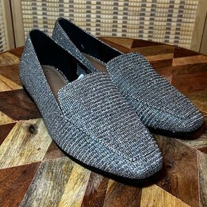 A New Day Belle Silver Shimmery Pointed Toe Flats loafers size 8